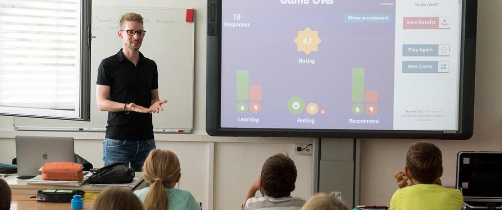 Lehrer vor Klasse